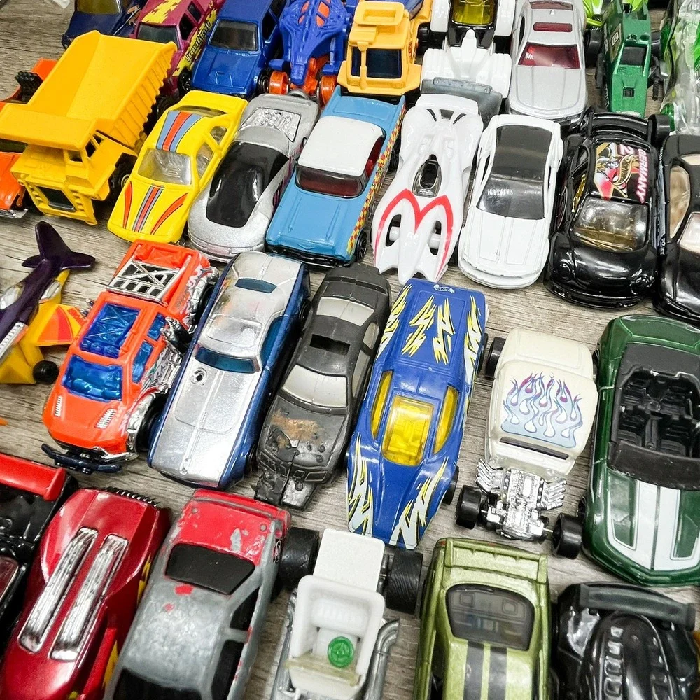 Mixed Lot‎ of 150 Hot Wheels Matchbox Die Cast Cars Trucks Planes Multi Color